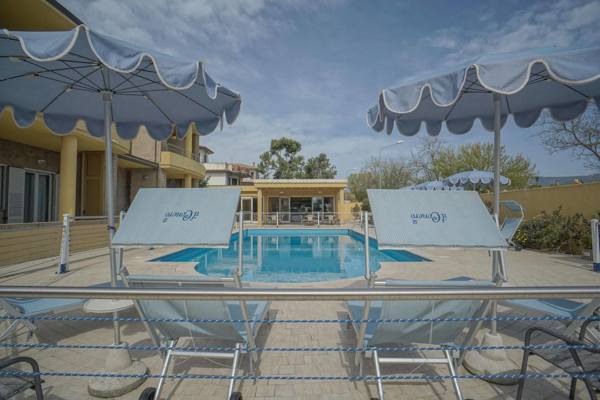 Hotel Residence Il Conero 2 Numana Ngoại thất bức ảnh