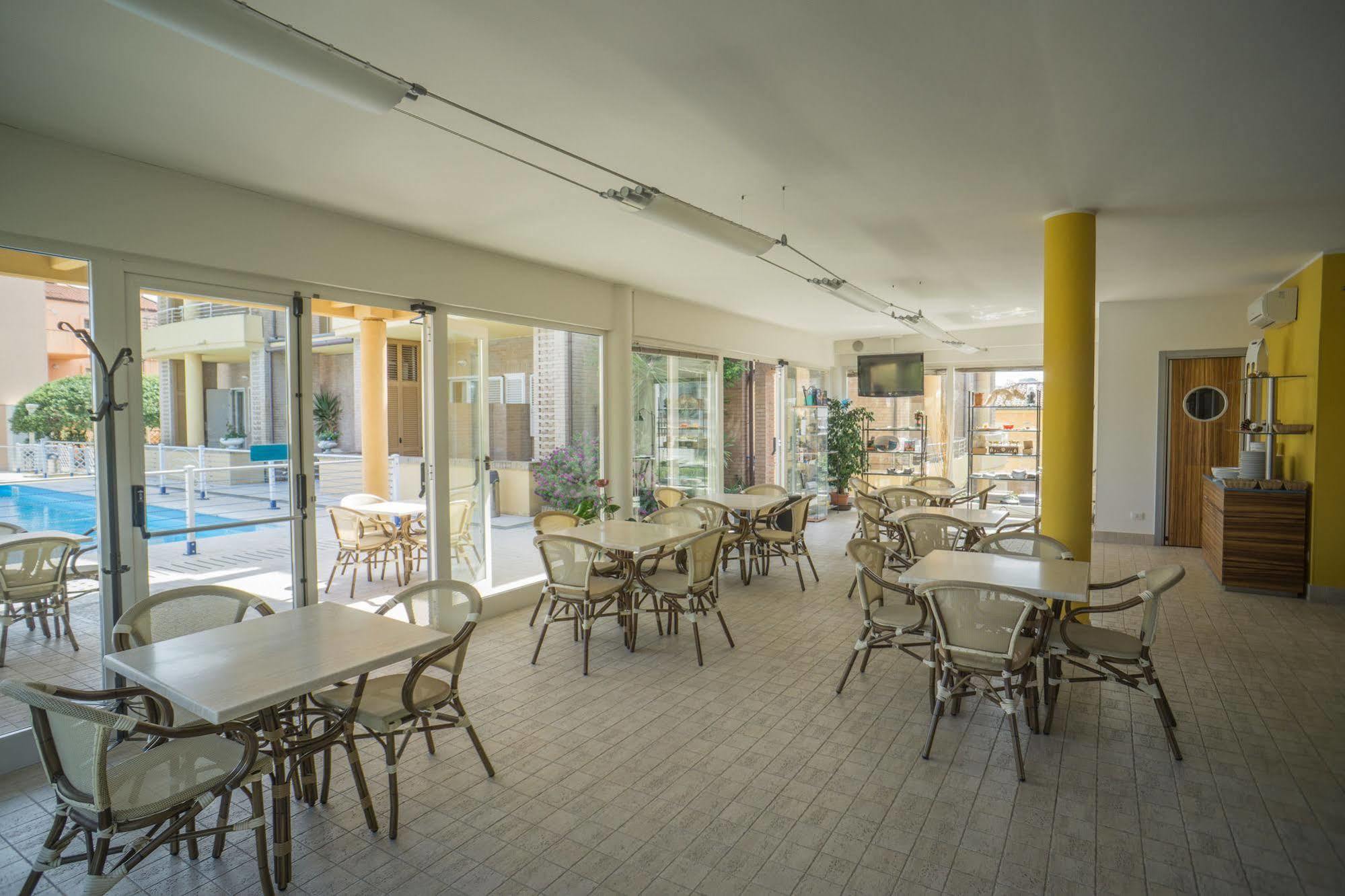 Hotel Residence Il Conero 2 Numana Ngoại thất bức ảnh